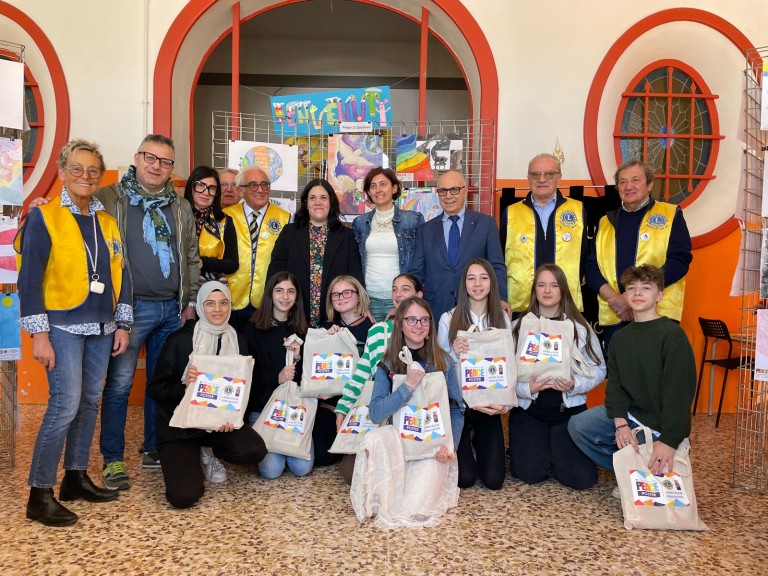 Poster per la Pace Lions alla Fiera di Primavera di Rivalta di Torino